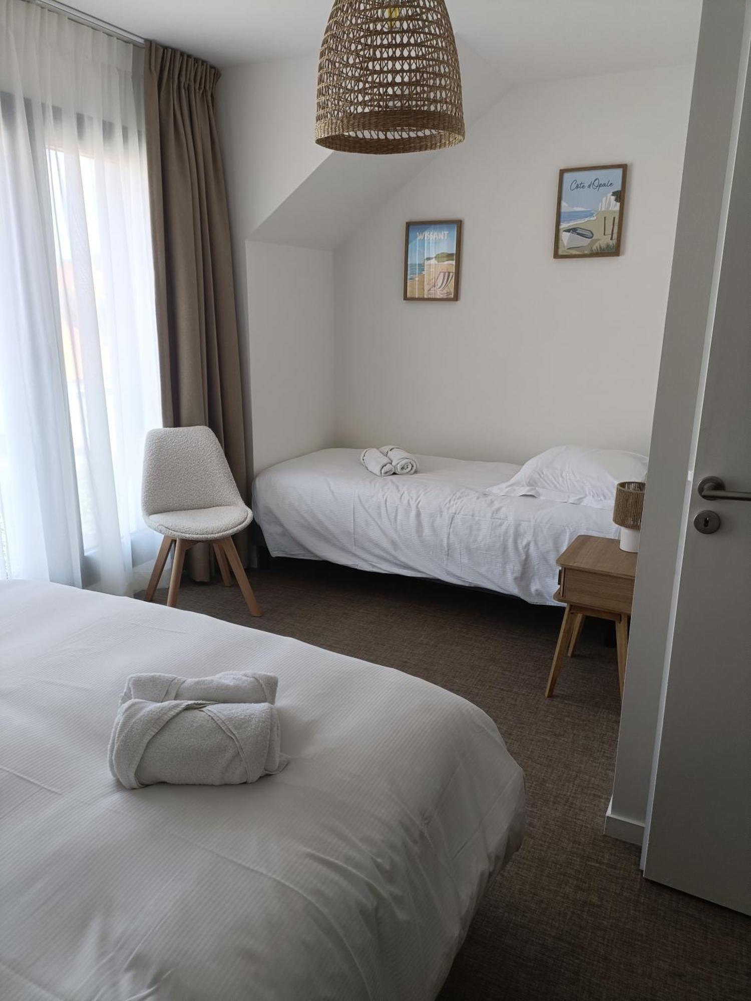 Logis- Hotel De La Baie De Wissant & Appartements Экстерьер фото